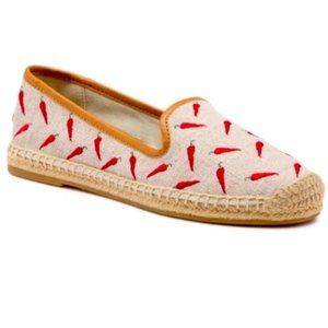 G.H. Bass & Co. Embroidered Red Chili Peppers Espadrille Canvas Flats Size 9 EUC